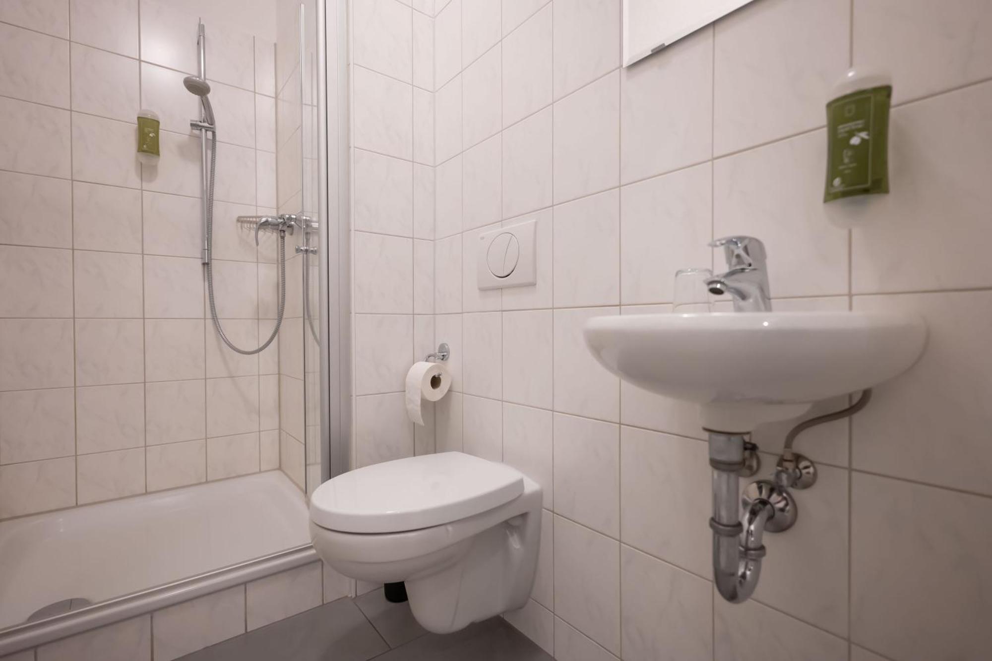 T21 - Apartment Direkt Im Zentrum Mit Parkplatz Chemnitz Buitenkant foto
