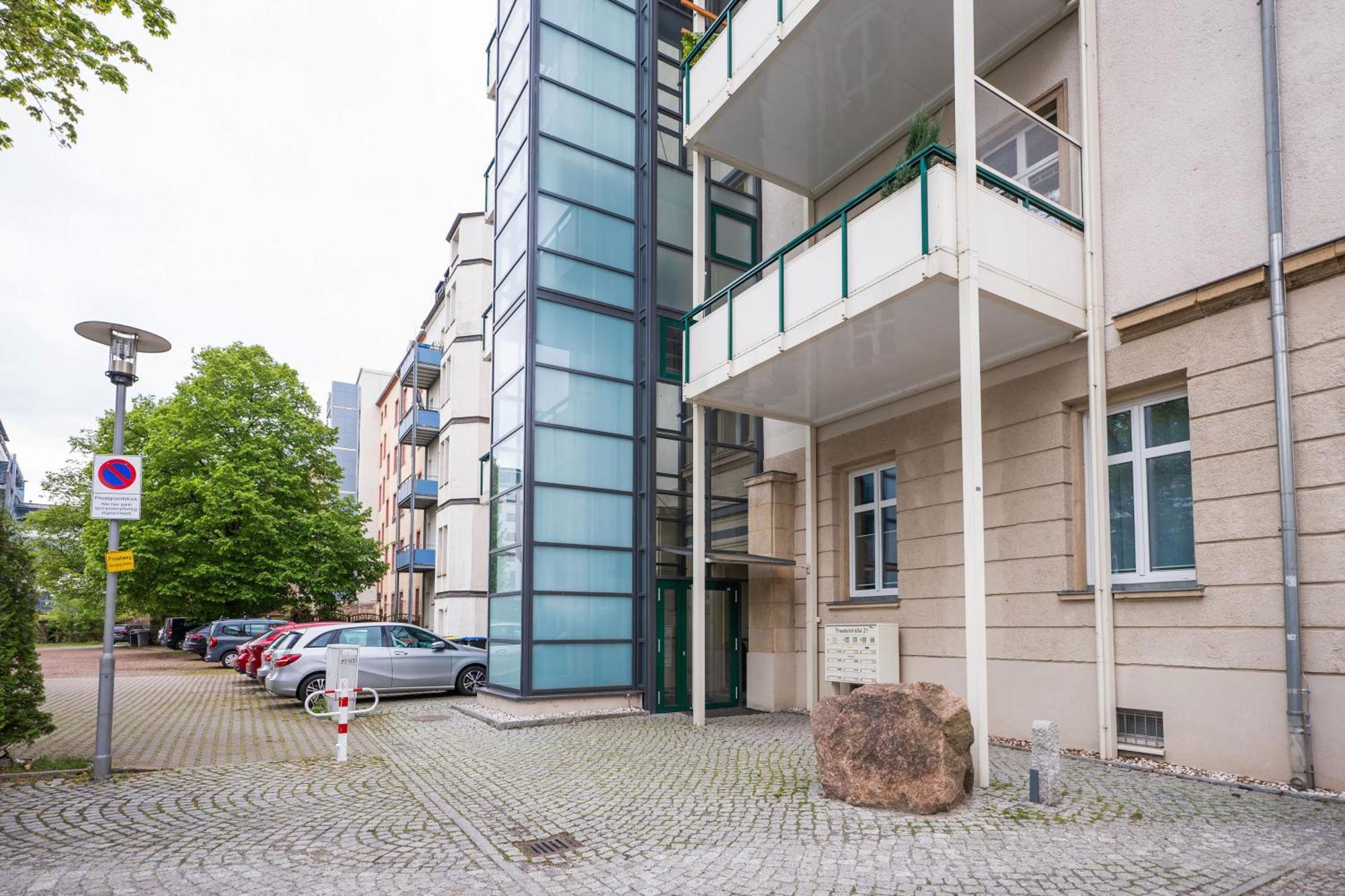 T21 - Apartment Direkt Im Zentrum Mit Parkplatz Chemnitz Buitenkant foto